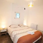 Plain-pied - 5 Couchages - Billard - Babyfoot - Terrasse - Jardin - Veranda - 4 & Canape Convertible - Netflix - Amazon Prime - Wifi - Stationnement Gratuit Devant - Centre - Gere Par Presta-zen'services Apartman Verdun-sur-Meuse