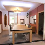 Plain-pied - 5 Couchages - Billard - Babyfoot - Terrasse - Jardin - Veranda - 4 & Canape Convertible - Netflix - Amazon Prime - Wifi - Stationnement Gratuit Devant - Centre - Gere Par Presta-zen'services