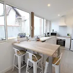 Plain-pied - 5 Couchages - Billard - Babyfoot - Terrasse - Jardin - Veranda - 4 & Canape Convertible - Netflix - Amazon Prime - Wifi - Stationnement Gratuit Devant - Centre - Gere Par Presta-zen'services Apartman Verdun-sur-Meuse
