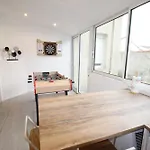 Apartman Plain-pied - 5 Couchages - Billard - Babyfoot - Terrasse - Jardin - Veranda - 4 & Canape Convertible - Netflix - Amazon Prime - Wifi - Stationnement Gratuit Devant - Centre - Gere Par Presta-zen'services *