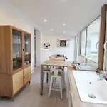 Plain-pied - 5 Couchages - Billard - Babyfoot - Terrasse - Jardin - Veranda - 4 & Canape Convertible - Netflix - Amazon Prime - Wifi - Stationnement Gratuit Devant - Centre - Gere Par Presta-zen'services
