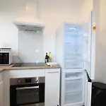 Apartman Plain-pied - 5 Couchages - Billard - Babyfoot - Terrasse - Jardin - Veranda - 4 & Canape Convertible - Netflix - Amazon Prime - Wifi - Stationnement Gratuit Devant - Centre - Gere Par Presta-zen'services Verdun-sur-Meuse