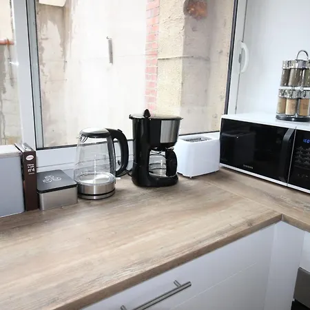 Plain-pied - 5 Couchages - Billard - Babyfoot - Terrasse - Jardin - Veranda - 4 & Canape Convertible - Netflix - Amazon Prime - Wifi - Stationnement Gratuit Devant - Centre - Gere Par Presta-zen'services * Verdun-sur-Meuse