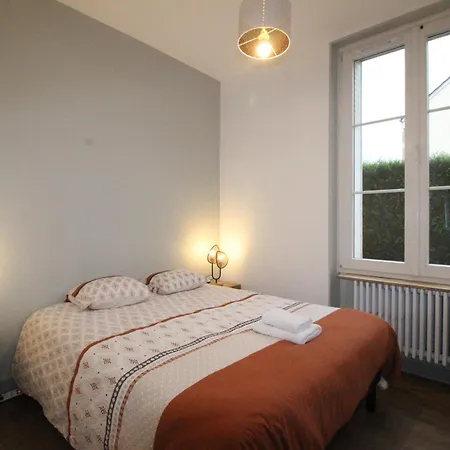 Plain-pied - 5 Couchages - Billard - Babyfoot - Terrasse - Jardin - Veranda - 4 & Canape Convertible - Netflix - Amazon Prime - Wifi - Stationnement Gratuit Devant - Centre - Gere Par Presta-zen'services Apartment Verdun-sur-Meuse