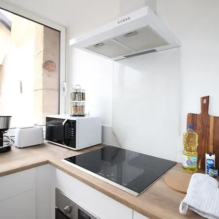 Plain-pied - 5 Couchages - Billard - Babyfoot - Terrasse - Jardin - Veranda - 4 & Canape Convertible - Netflix - Amazon Prime - Wifi - Stationnement Gratuit Devant - Centre - Gere Par Presta-zen'services