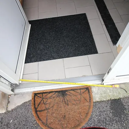 Apartment Plain-pied - 5 Couchages - Billard - Babyfoot - Terrasse - Jardin - Veranda - 4 & Canape Convertible - Netflix - Amazon Prime - Wifi - Stationnement Gratuit Devant - Centre - Gere Par Presta-zen'services