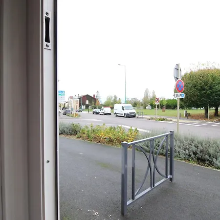 Plain-pied - 5 Couchages - Billard - Babyfoot - Terrasse - Jardin - Veranda - 4 & Canape Convertible - Netflix - Amazon Prime - Wifi - Stationnement Gratuit Devant - Centre - Gere Par Presta-zen'services Verdun