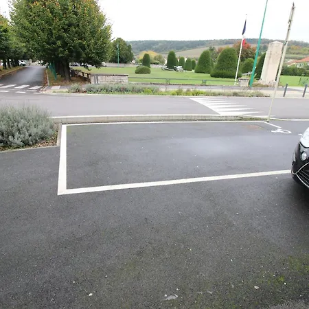 Plain-pied - 5 Couchages - Billard - Babyfoot - Terrasse - Jardin - Veranda - 4 & Canape Convertible - Netflix - Amazon Prime - Wifi - Stationnement Gratuit Devant - Centre - Gere Par Presta-zen'services Apartman