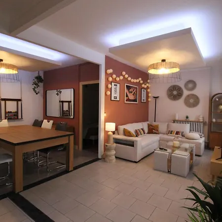 Plain-pied - 5 Couchages - Billard - Babyfoot - Terrasse - Jardin - Veranda - 4 & Canape Convertible - Netflix - Amazon Prime - Wifi - Stationnement Gratuit Devant - Centre - Gere Par Presta-zen'services