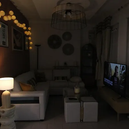 Apartment Plain-pied - 5 Couchages - Billard - Babyfoot - Terrasse - Jardin - Veranda - 4 & Canape Convertible - Netflix - Amazon Prime - Wifi - Stationnement Gratuit Devant - Centre - Gere Par Presta-zen'services *