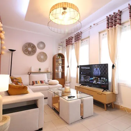 Plain-pied - 5 Couchages - Billard - Babyfoot - Terrasse - Jardin - Veranda - 4 & Canape Convertible - Netflix - Amazon Prime - Wifi - Stationnement Gratuit Devant - Centre - Gere Par Presta-zen'services Apartment