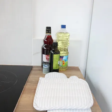 Apartmán Plain-pied - 5 Couchages - Billard - Babyfoot - Terrasse - Jardin - Veranda - 4 & Canape Convertible - Netflix - Amazon Prime - Wifi - Stationnement Gratuit Devant - Centre - Gere Par Presta-zen'services Verdun-sur-Meuse