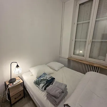 Apartmán Plain-pied - 5 Couchages - Billard - Babyfoot - Terrasse - Jardin - Veranda - 4 & Canape Convertible - Netflix - Amazon Prime - Wifi - Stationnement Gratuit Devant - Centre - Gere Par Presta-zen'services Verdun-sur-Meuse